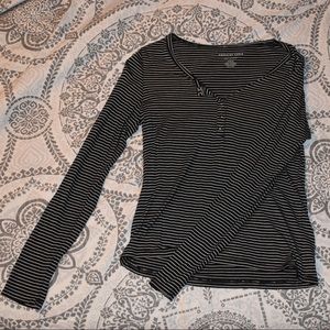 American eagle half button up